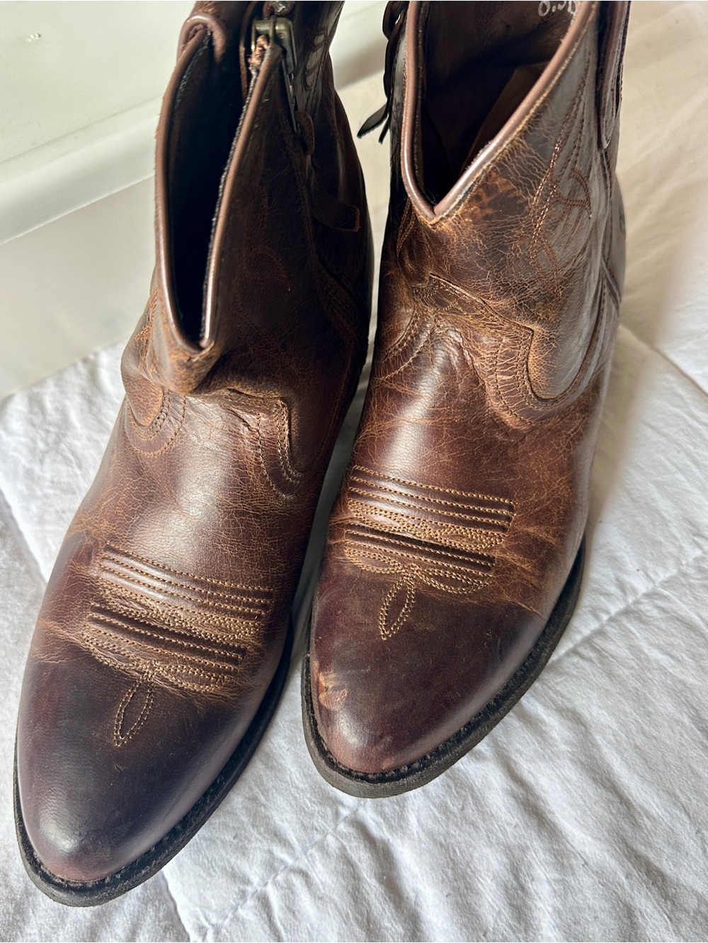 Ariat Distressed Dark Brown Leather Western Short Boots - Picture 5 of 6